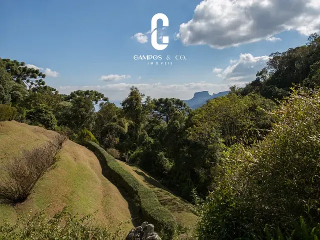 Casa 6 quartos e 8 banheiros, à venda, no bairro Parque Pedra do Baú em Campos do Jordão