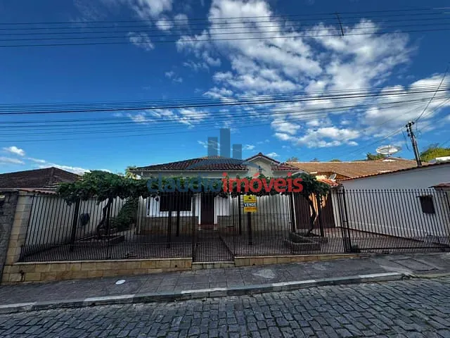 Casa 3 quartos e 2 banheiros, à venda, no bairro centro em Bananal