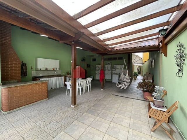 Casa com 273m², à venda, no bairro Alto do Cardoso em Pindamonhangaba