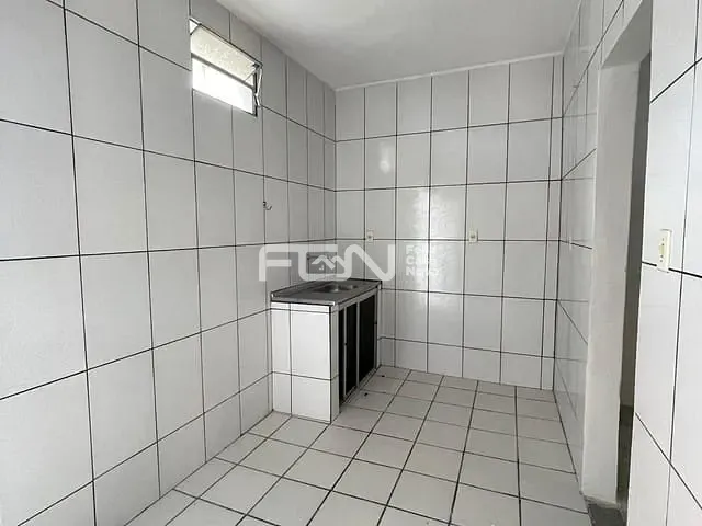 Casa 1 quarto e 1 banheiro, para alugar, no bairro Centro em Camaçari