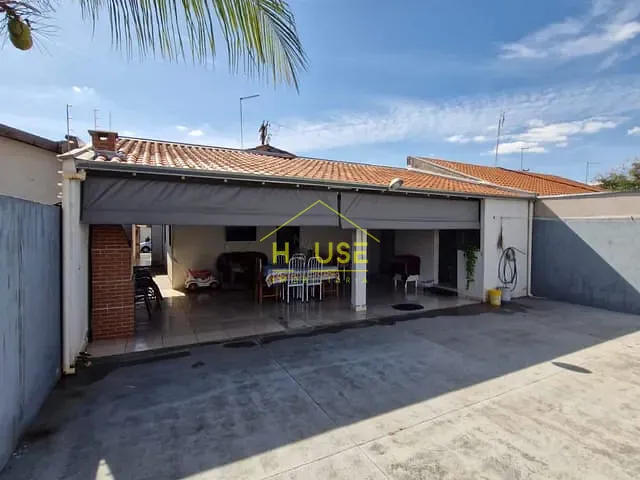Casa 2 quartos e 2 banheiros, à venda, no bairro Parque das Nações em Votuporanga