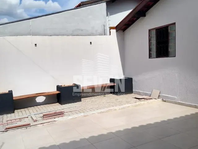 Casa com 184m² 3 quartos e 1 banheiro, à venda ou para alugar, no bairro Jardim Terra Branca em Bauru