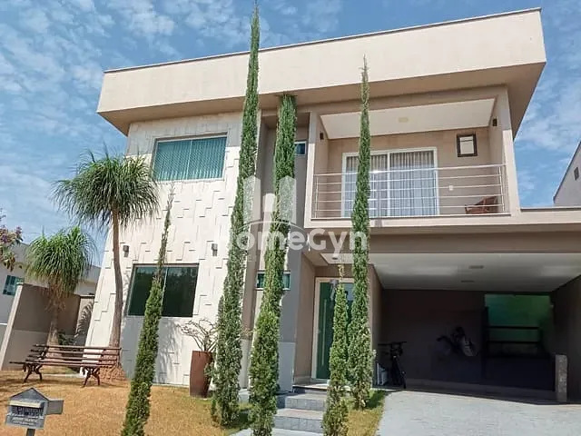 Casa com 400m² 4 quartos e 5 banheiros, para alugar, no bairro Jardins Valência em Goiânia