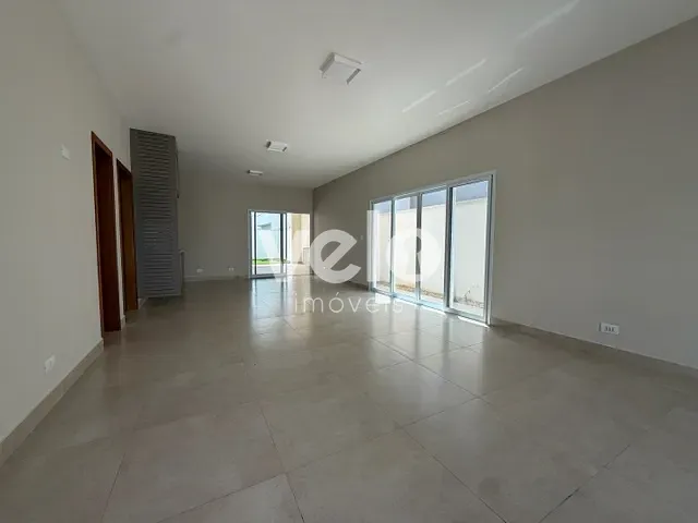 Casa 3 quartos e 4 banheiros, à venda ou para alugar, no bairro Areão em Taubaté