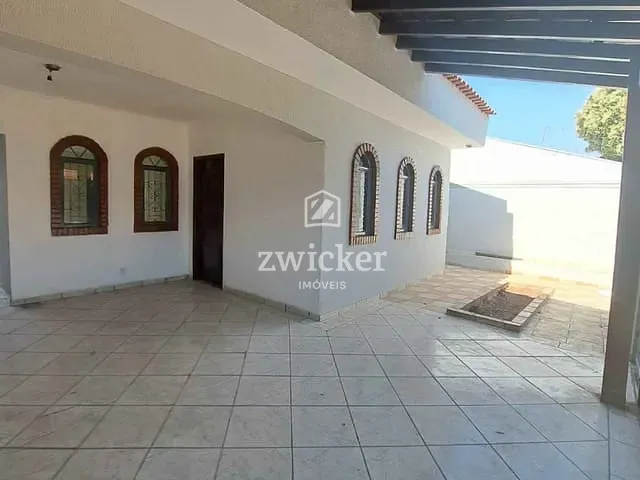 Casa com 400m² 4 quartos e 4 banheiros, à venda, no bairro Vila Rocha em Bauru