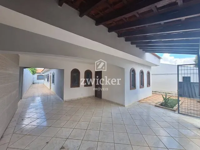 Casa com 400m² 4 quartos e 4 banheiros, à venda, no bairro Vila Rocha em Bauru