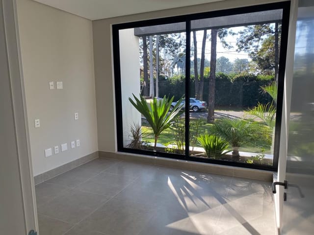 Casa com 1000m² 4 quartos e 6 banheiros, à venda, no bairro Lago Azul em Araçoiaba da Serra