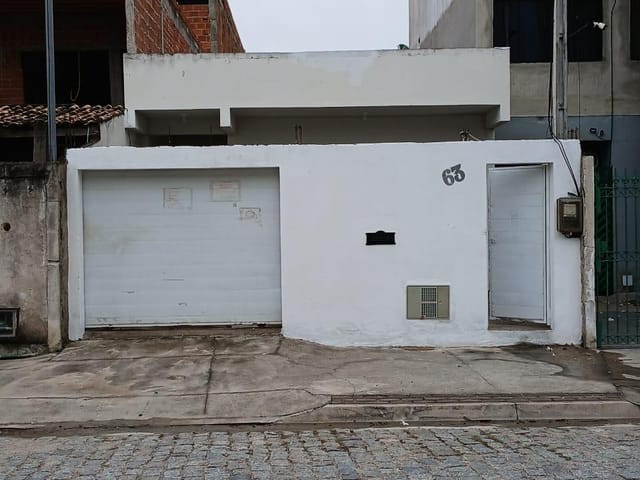 Casa à venda, no bairro Parque Julião Nogueira em Campos dos Goytacazes