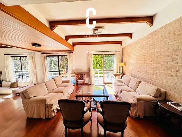 Casa com 2065m² 5 quartos e 5 banheiros, à venda, no bairro JARDIM VÉU DA NOIVA em Campos do Jordão