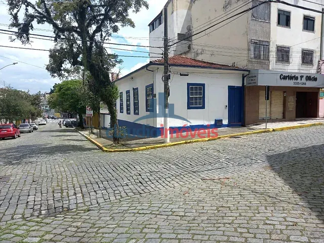Casa à venda, no bairro Centro em Resende