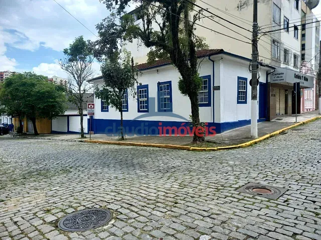 Casa à venda, no bairro Centro em Resende