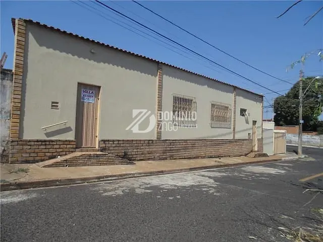 Casa com 150m² 3 quartos e 2 banheiros, à venda, no bairro Boa Vista em Uberaba