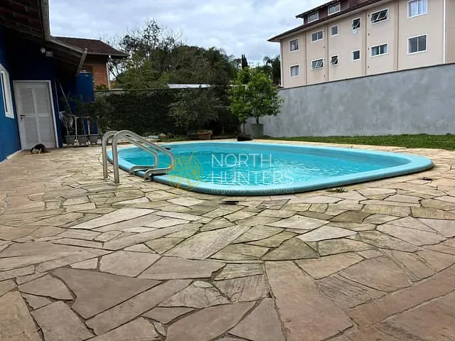 Casa com 446m² 3 quartos e 5 banheiros, à venda, no bairro Atiradores em Joinville