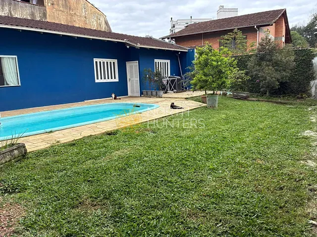 Casa com 446m² 3 quartos e 5 banheiros, à venda, no bairro Atiradores em Joinville