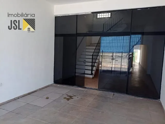 Casa com 285m² 1 quarto e 3 banheiros, à venda, no bairro Vila Resende em Caçapava