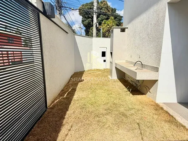 Casa com 231m² 3 quartos e 2 banheiros, à venda, no bairro Planalto em Belo Horizonte