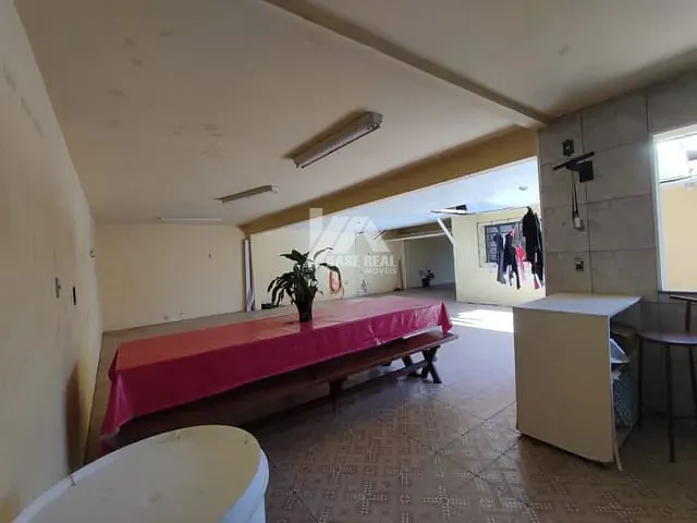 Casa com 561m² 4 quartos e 3 banheiros, à venda, no bairro Estrela em Ponta Grossa