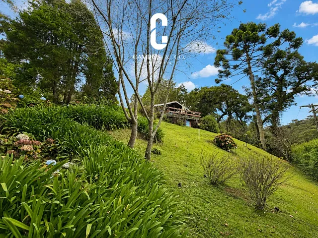 Casa com 1505m² 3 quartos e 3 banheiros, à venda, no bairro Nova Capivari em Campos do Jordão