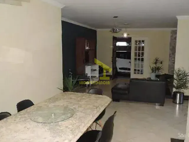 Casa com 600m² 3 quartos e 3 banheiros, à venda, no bairro Jardim do Golf I em Jandira