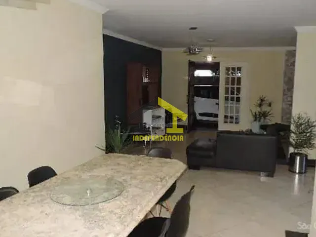 Casa com 600m² 3 quartos e 3 banheiros, à venda, no bairro Jardim do Golf I em Jandira