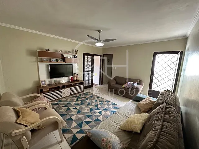 Casa com 200m² 4 quartos e 2 banheiros, à venda, no bairro Quintino Facci II em Ribeirão Preto