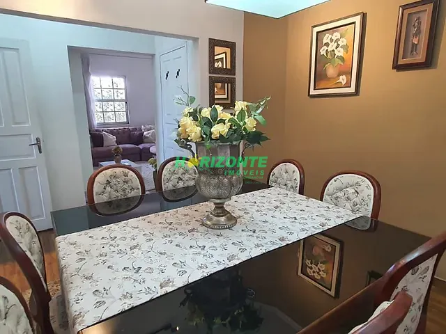 Casa com 205m² 4 quartos e 4 banheiros, à venda, no bairro Jardim Bela Vista em São José dos Campos