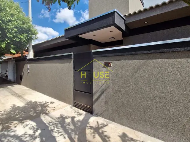Casa 3 quartos e 2 banheiros, à venda, no bairro Centro em Valentim Gentil