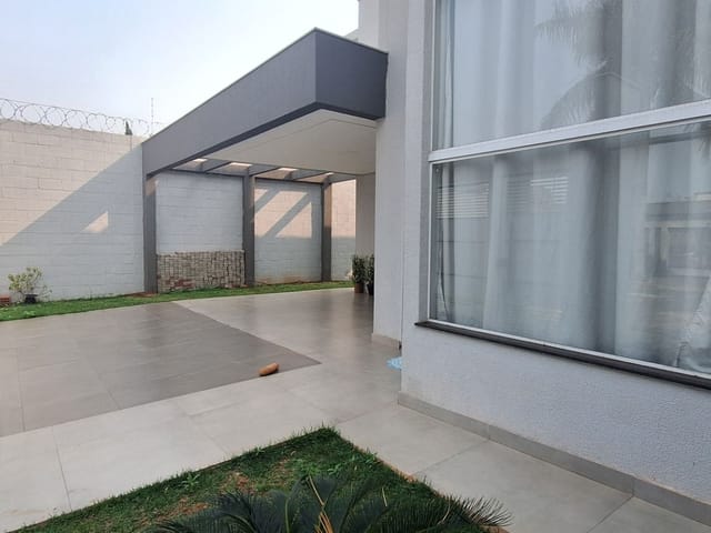 Casa com 300m² 4 quartos e 4 banheiros, à venda, no bairro Residencial das Torres em Cambé