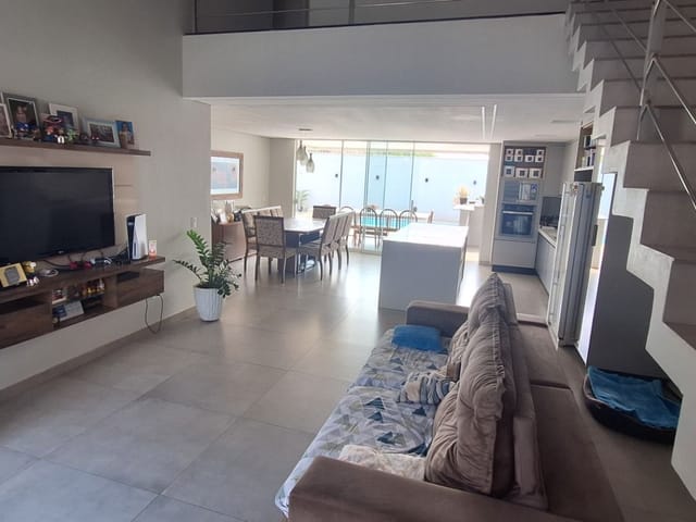 Casa com 300m² 4 quartos e 4 banheiros, à venda, no bairro Residencial das Torres em Cambé