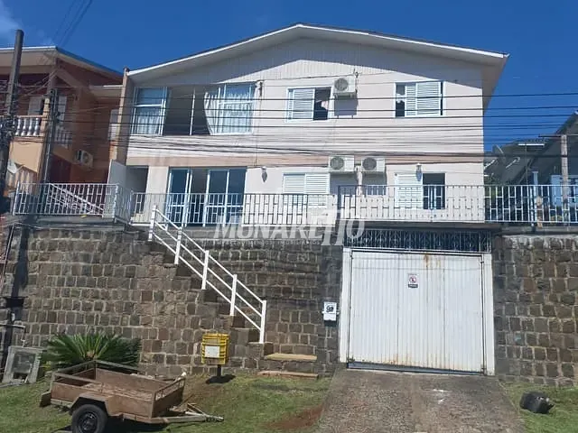 Casa com 310m² 6 quartos e 2 banheiros, à venda, no bairro Nações em Concórdia