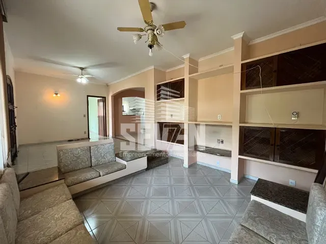 Casa 3 quartos e 3 banheiros, para alugar, no bairro Jardim Amália em Bauru