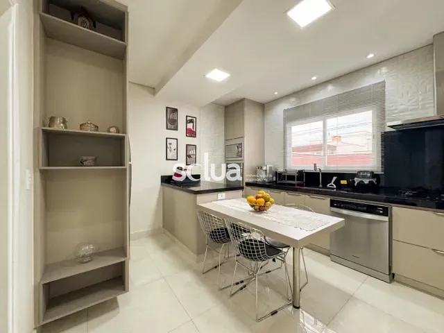 Casa com 250m² 3 quartos e 5 banheiros, à venda, no bairro Residencial Real Park Sumaré em Sumaré