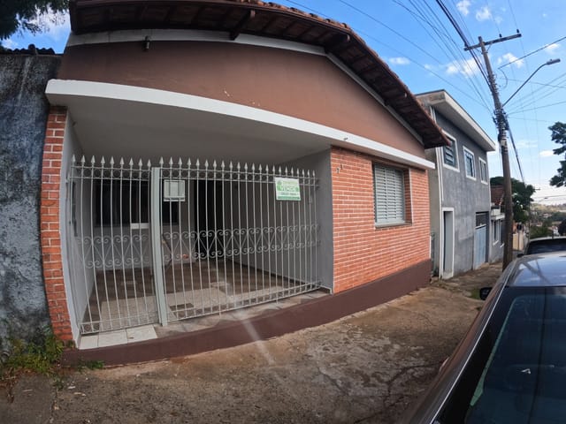 Casa com 192m² 3 quartos e 1 banheiro, à venda, no bairro Jardim Santa Rita em São João da Boa Vista
