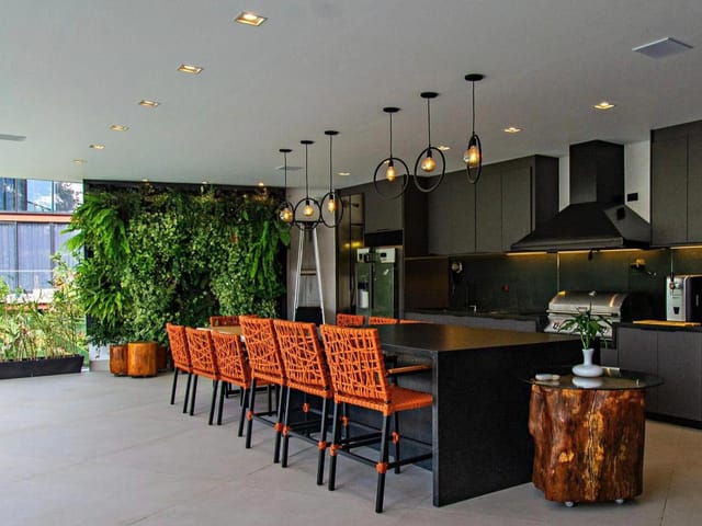 Casa com 730m² 6 quartos e 8 banheiros, à venda, no bairro Colinas da Anhangüera em Santana de Parnaíba