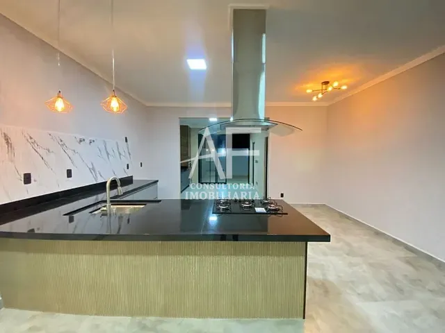 Casa com 253m², à venda, no bairro Guedes em Tremembé