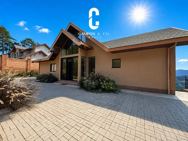 Casa com 2430m² 3 quartos e 5 banheiros, à venda, no bairro Alpes de Campos do Jordão em Campos do Jordão