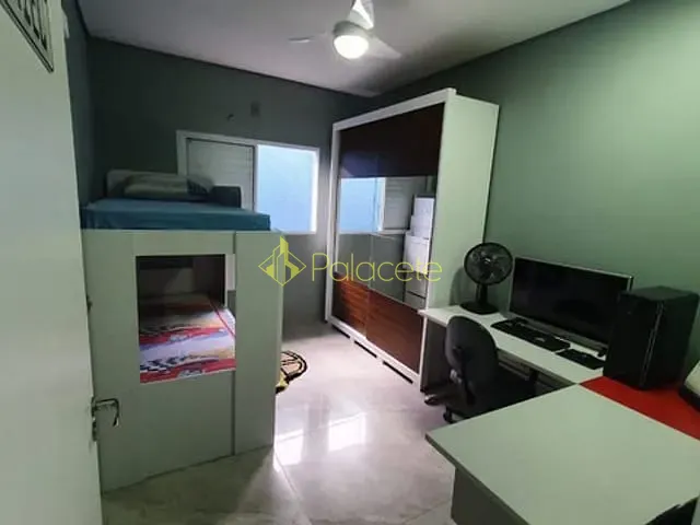 Casa com 301m² 3 quartos e 3 banheiros, à venda, no bairro Jardim Morumby em Taubaté