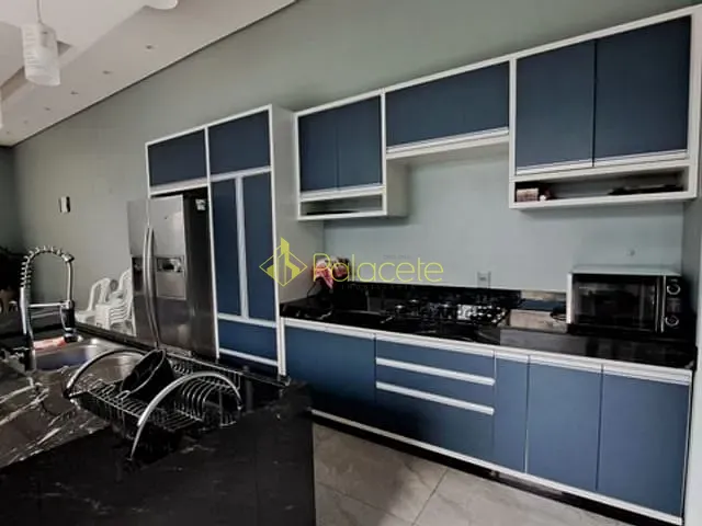 Casa com 301m² 3 quartos e 3 banheiros, à venda, no bairro Jardim Morumby em Taubaté