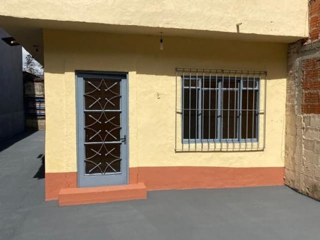 Casa com 90m² 1 quarto e 1 banheiro, para alugar, no bairro Jardim Cláudio em Cotia
