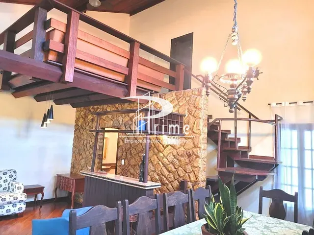 Casa com 492m² 3 quartos e 5 banheiros, para alugar, no bairro Camboinhas em Niterói