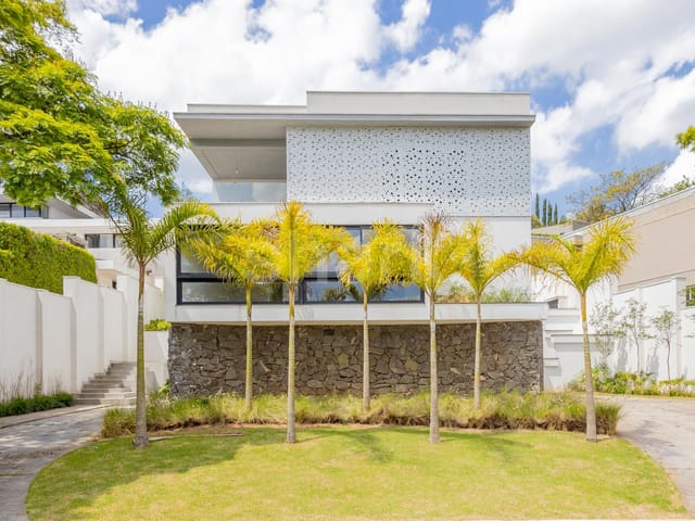 Casa com 865m² 4 quartos e 6 banheiros, à venda, no bairro Alphaville em Santana de Parnaíba