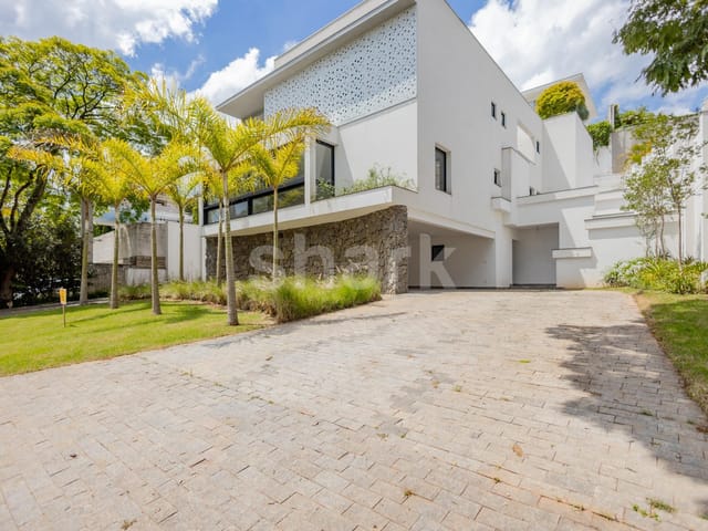 Casa com 865m² 4 quartos e 6 banheiros, à venda, no bairro Alphaville em Santana de Parnaíba