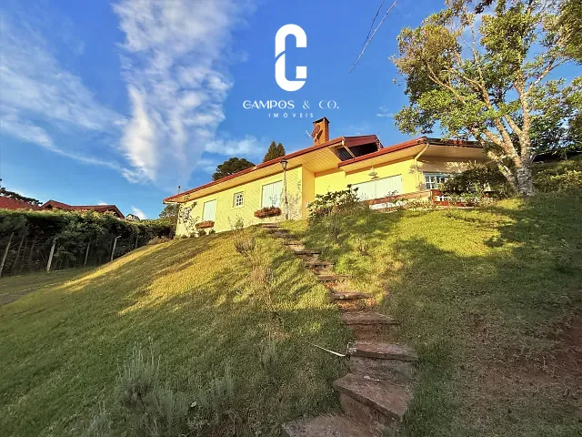 Casa com 1000m² 3 quartos e 4 banheiros, à venda, no bairro Vale da Mantiqueira em Campos do Jordão
