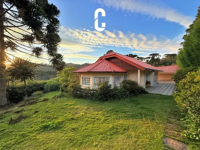 Casa com 1000m² 3 quartos e 4 banheiros, à venda, no bairro Vale da Mantiqueira em Campos do Jordão
