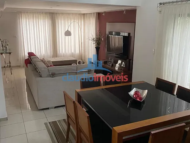 Casa com 293m² 3 quartos e 5 banheiros, à venda, no bairro Santa Rosa em Barra Mansa