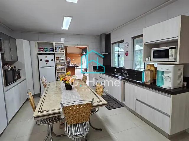 Casa com 2501m² 4 quartos e 6 banheiros, à venda, no bairro Recanto do Salto em Londrina