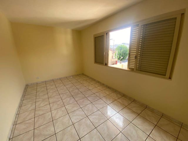 Casa com 150m² 3 quartos e 1 banheiro, para alugar, no bairro Centro em São João da Boa Vista