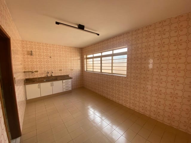 Casa com 150m² 3 quartos e 1 banheiro, para alugar, no bairro Centro em São João da Boa Vista