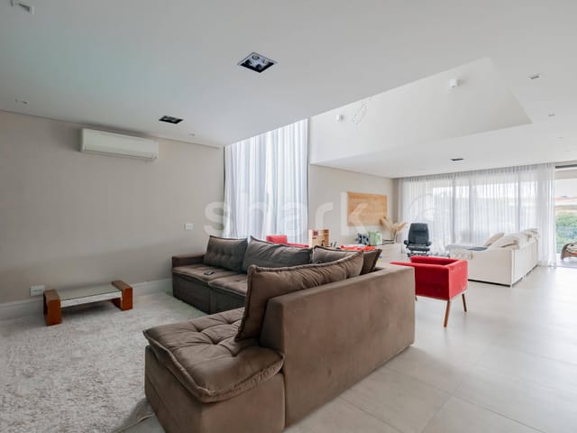 Casa com 640m² 4 quartos e 6 banheiros, à venda ou para alugar, no bairro Tamboré em Santana de Parnaíba