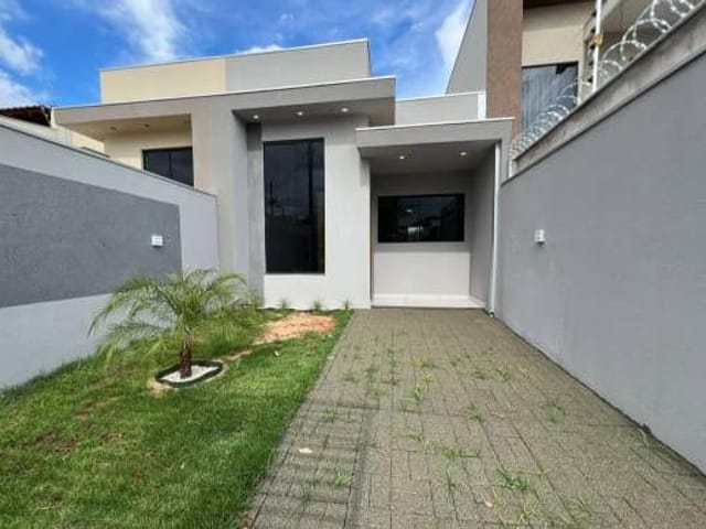 Casa 3 quartos e 2 banheiros, à venda, no bairro Coliseu em Londrina